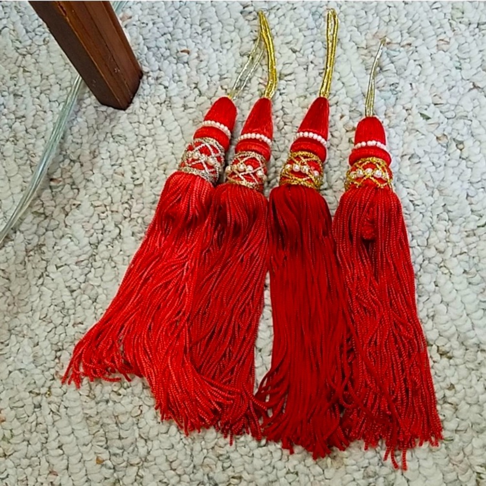 Tassle ornaments, set of 4